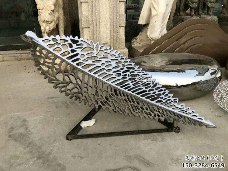 鏤空樹葉雕塑廠家，地標擺件，鏡面鏤空樹葉雕塑生產商