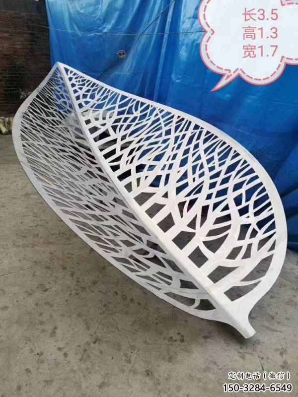 鏤空樹葉雕塑點擊，多彩藝術(shù)，鏡面鏤空樹葉雕塑承接