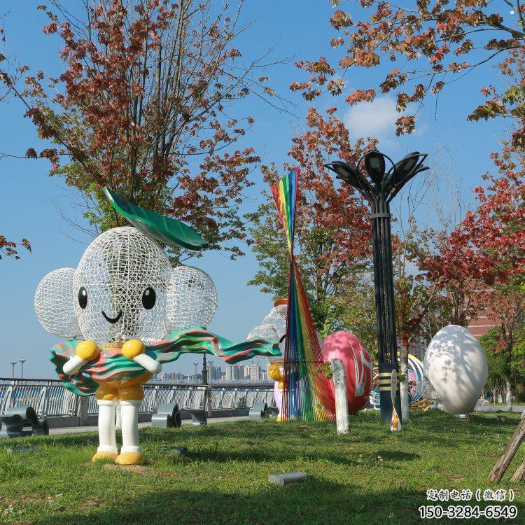 戶外鏤空卡通雕塑供應，花園小品，鐵藝卡通雕塑展品