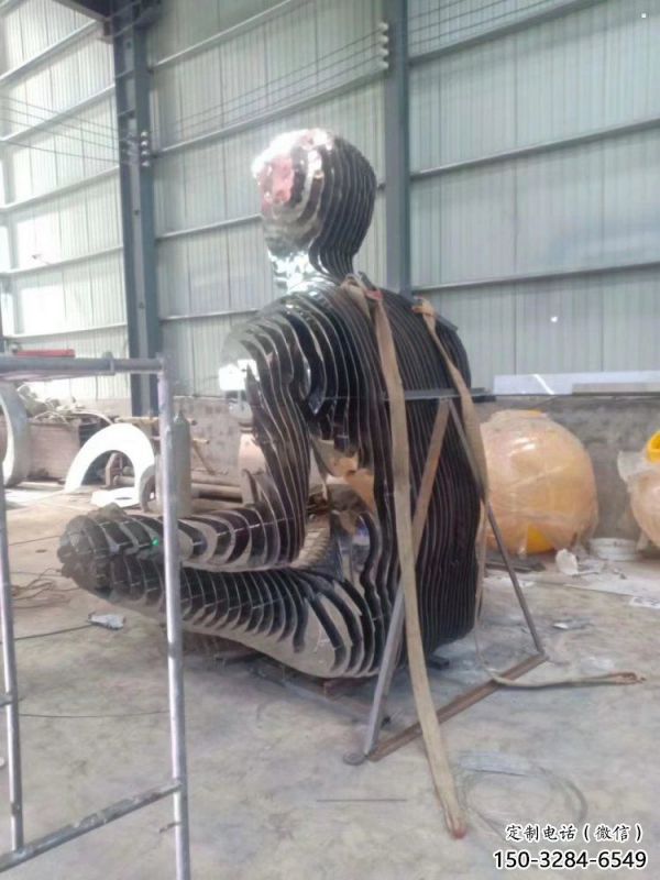 鏤空人物雕塑制造，歐式風格，創(chuàng)意鐵藝人物雕塑定價