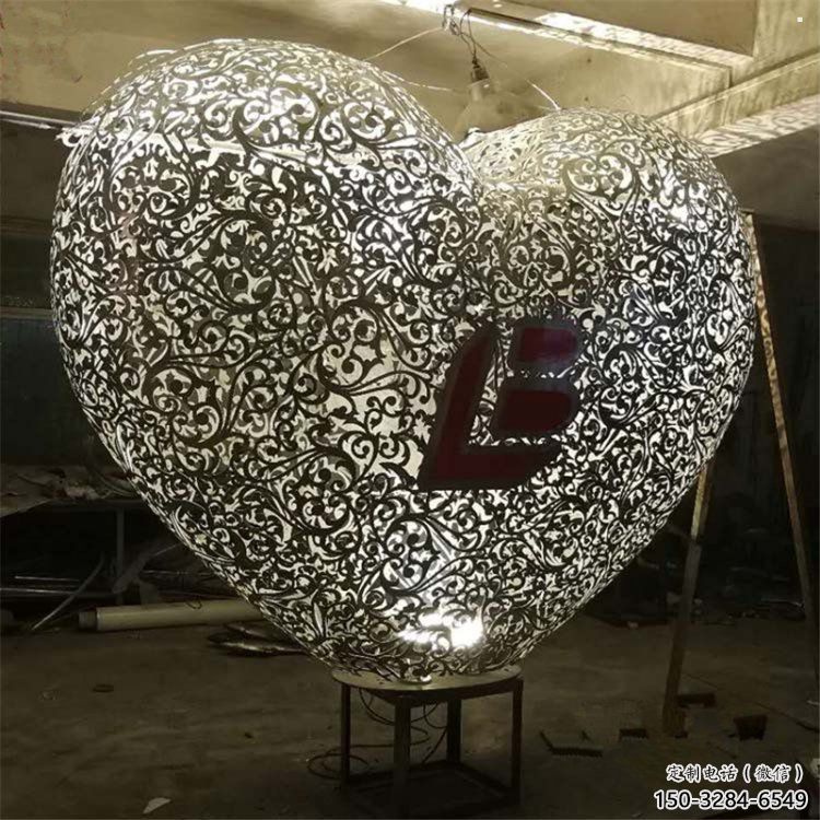 鏤空心形雕塑，燈光配置結構，不銹鋼燈光心形雕塑廠家