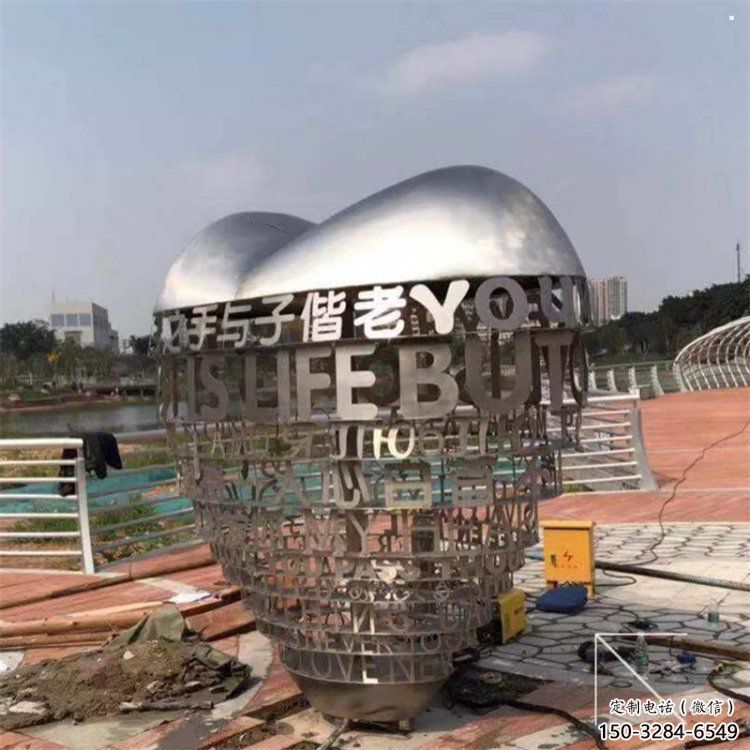 心形球雕塑制造，歐式風格，不銹鋼心形球雕塑廠家定價