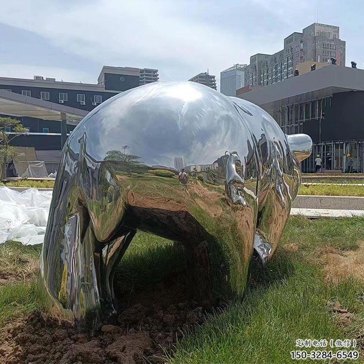 熊貓雕塑供需，景區雕塑，鏡面不銹鋼熊貓雕塑定價