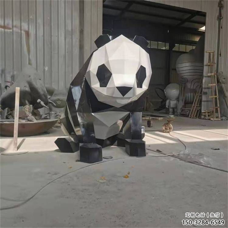 熊貓雕塑制造，白鋼構件，幾何切面熊貓雕塑提供