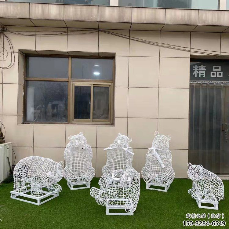 熊貓雕塑制造商，酒店擺件，鏤空熊貓雕塑定制廠家