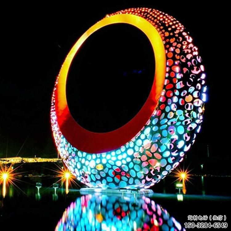 燈光圓環(huán)雕塑廠，鏤空原理設計，不銹鋼圓環(huán)雕塑生產商