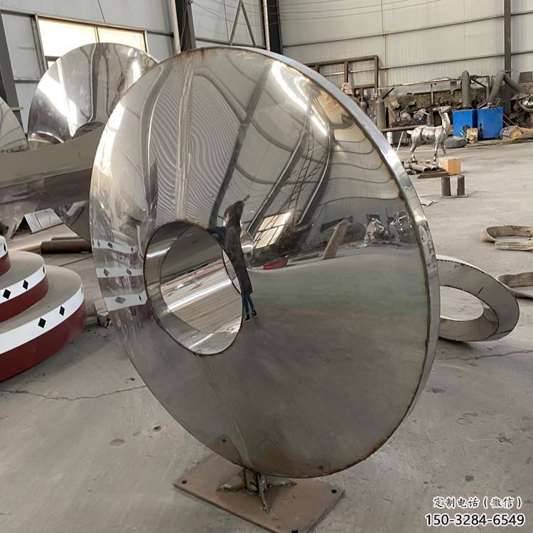 圓鏡雕塑廠家，地標擺件，不銹鋼圓鏡雕塑造型生產商