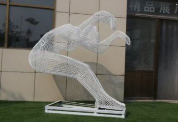 戶外鏤空體育雕塑通用，運(yùn)動(dòng)員雕塑，鐵藝人物雕塑供應(yīng)