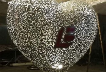 鏤空心形雕塑，燈光配置結構，不銹鋼燈光心形雕塑廠家