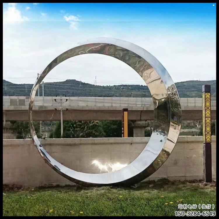 月牙雕塑擺件供需，彩鋼制作，大型鏤空月牙雕塑公司