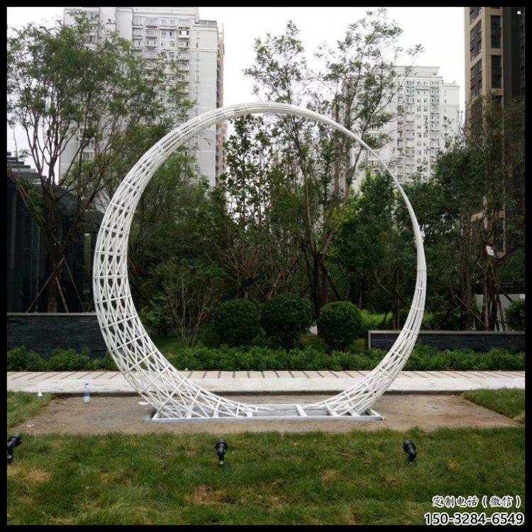 月牙雕塑制造，歐式風格，鏤空月牙雕塑廠家定價