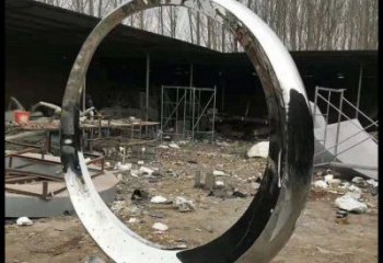 月牙雕塑選用，小區(qū)擺件，大型鏤空月牙雕塑公司