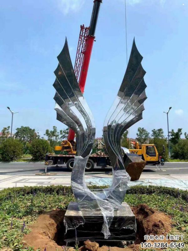 園林鳳尾雕塑，噴漆景觀雕塑，網(wǎng)格形式