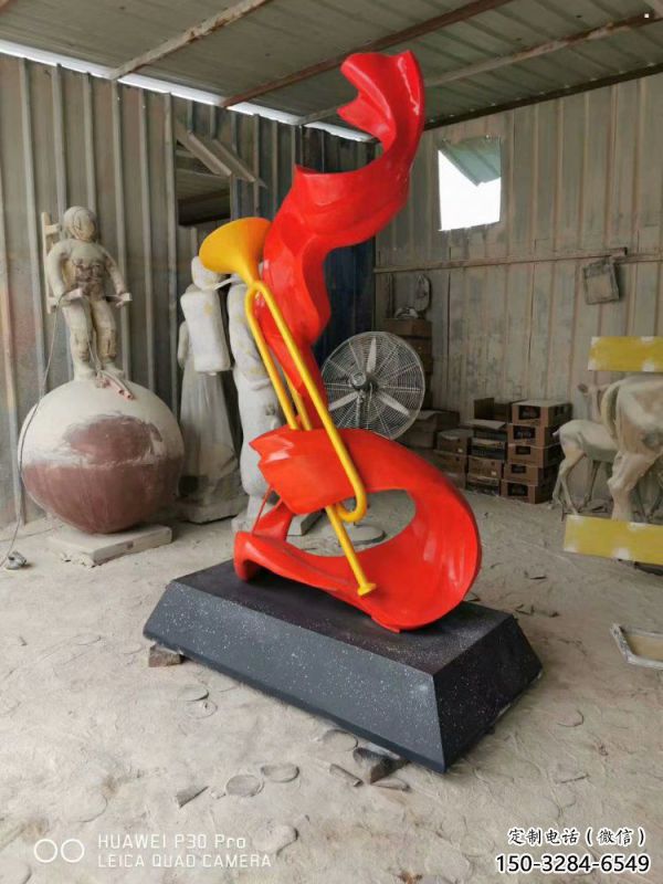 創(chuàng)意沖鋒號雕塑