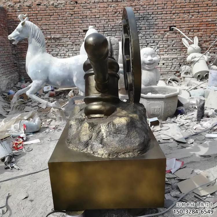 蕪湖公園錘子雕塑