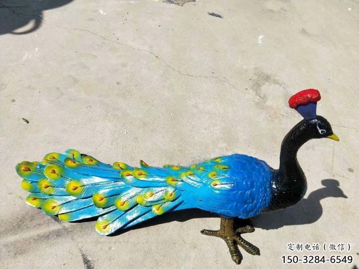 金昌彩繪孔雀雕塑制作選用，景區案例，動物美陳雕塑