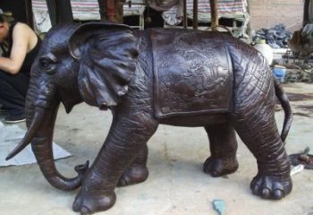黃山庭院大象雕塑定做，廣場(chǎng)雕塑，室外銅大象雕塑提供