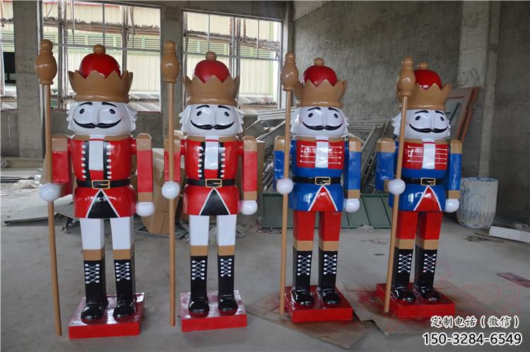 安陽(yáng)公園撲克雕塑