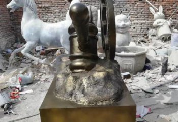 雙鴨山公園錘子雕塑