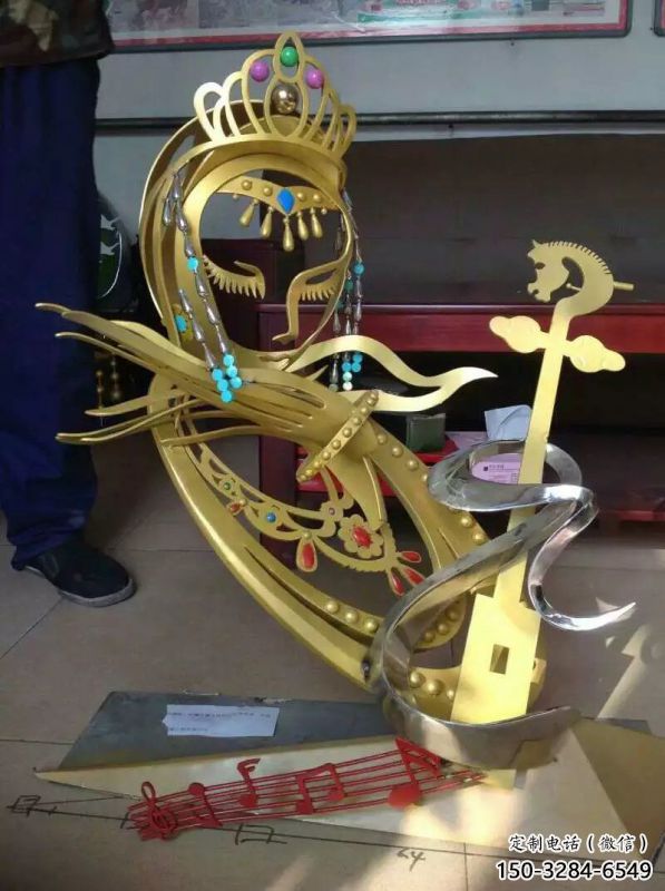 西湖公園臉譜雕塑