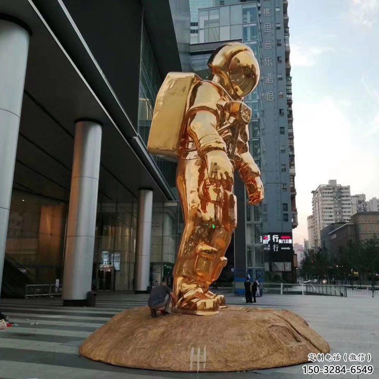 回民航天太空人雕塑