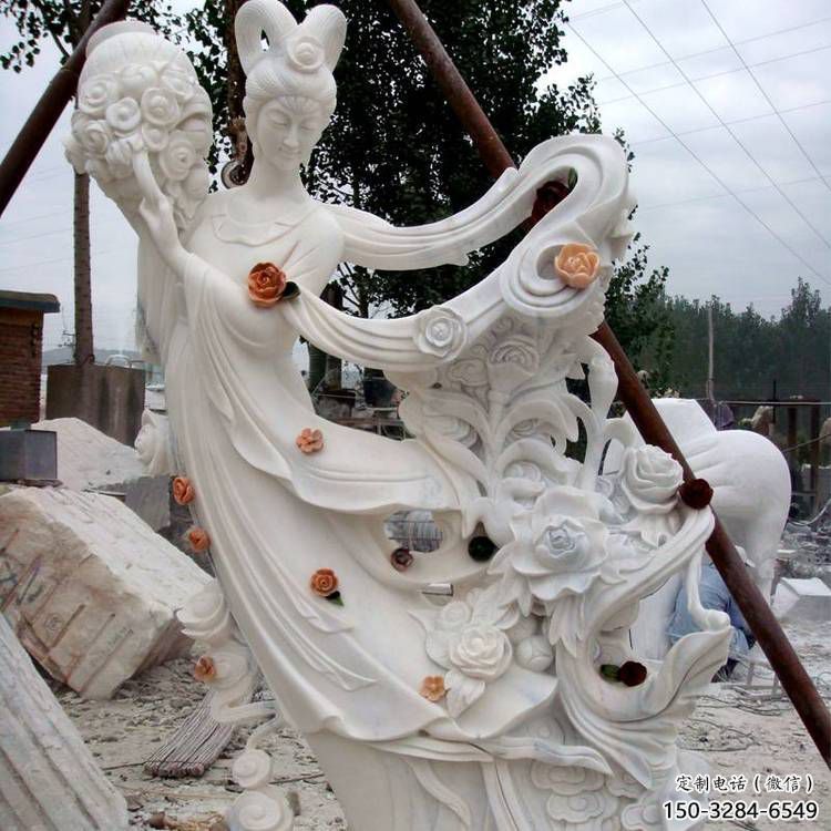 興安盟公園天女散花雕塑